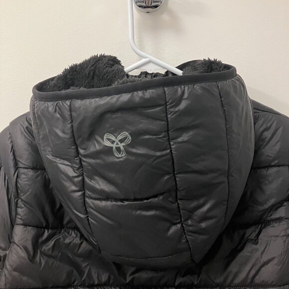 Aritzia Tnaction The Little Fuzzy Puff Puffer Coat in Black - Picture 3 of 6